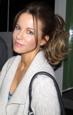 800px-Kate_Beckinsale_(29907748884)_(cropped).jpg