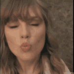 taylor-swift-kiss.gif taylor-swift-kiss.gif