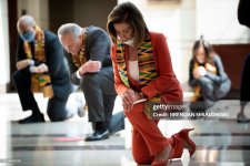 NancyPelosikneelingFloyd.jpg