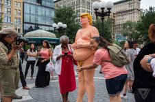 TrumpStatue 2.jpg