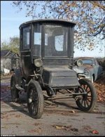 1910 Electric Baker Model D had a range of 100 miles and could reach 25mph.jpg