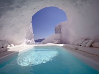 Cave-pool-in-Santorini-1.jpg