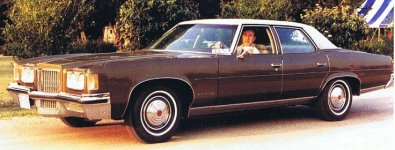 Pontiac Bonneville.jpg